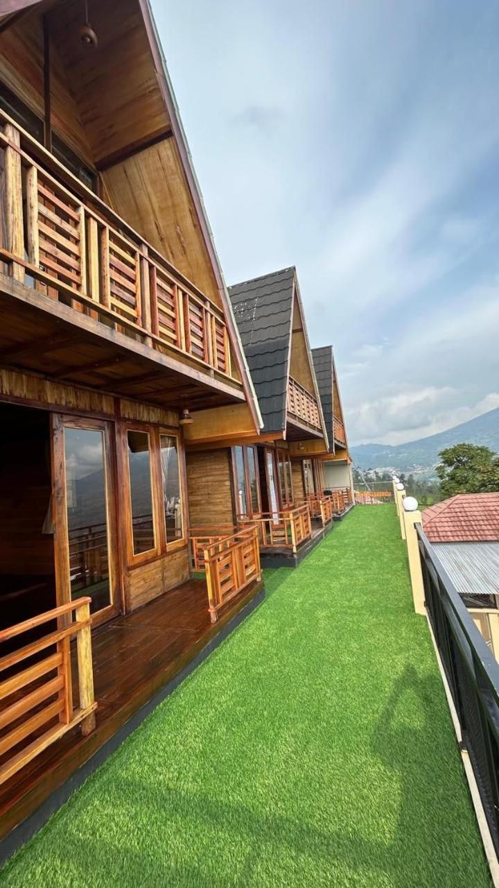 Pojok Kahyangan Homestay And Cabin Kejajar Bagian luar foto